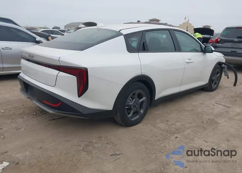 2025 Kia K4 Lxs z USA, uszkodzony, nr VIN 3KPFT4DE0SE030589